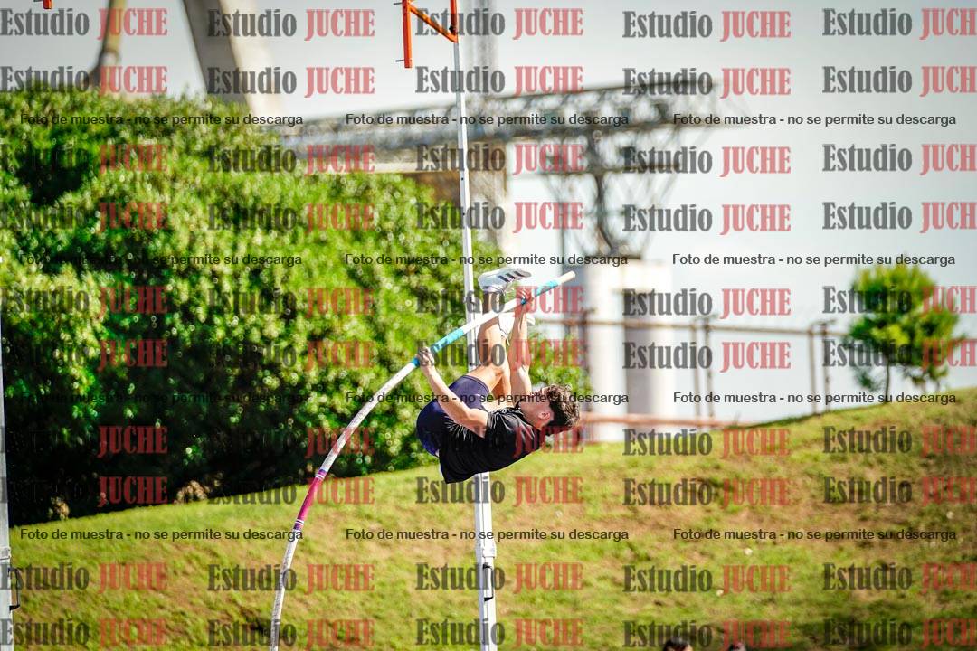 Fotos del salto con garrocha de varones - FINAL