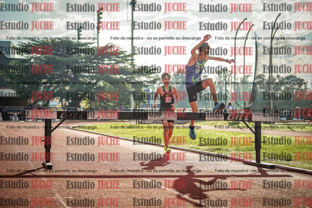 Fotos de los 2000 m con obstáculos de varones