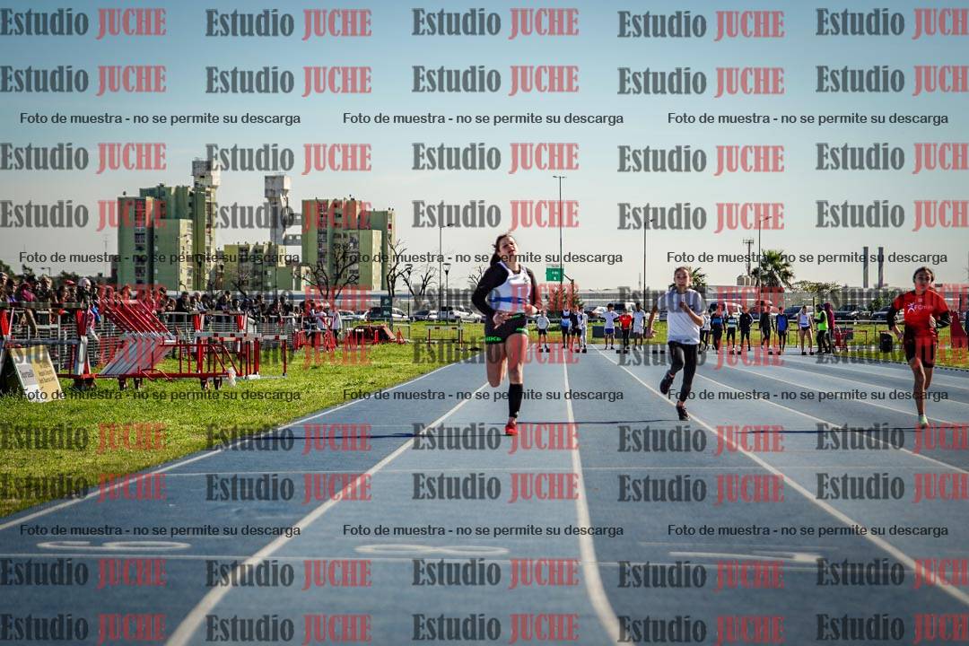Fotos de los 80 m llanos de mujeres - U14