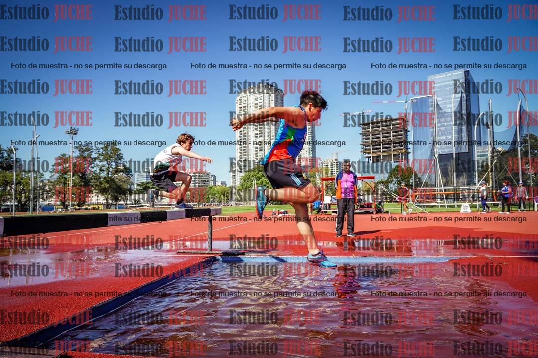 Fotos de los 1500 m con obstáculos de varones