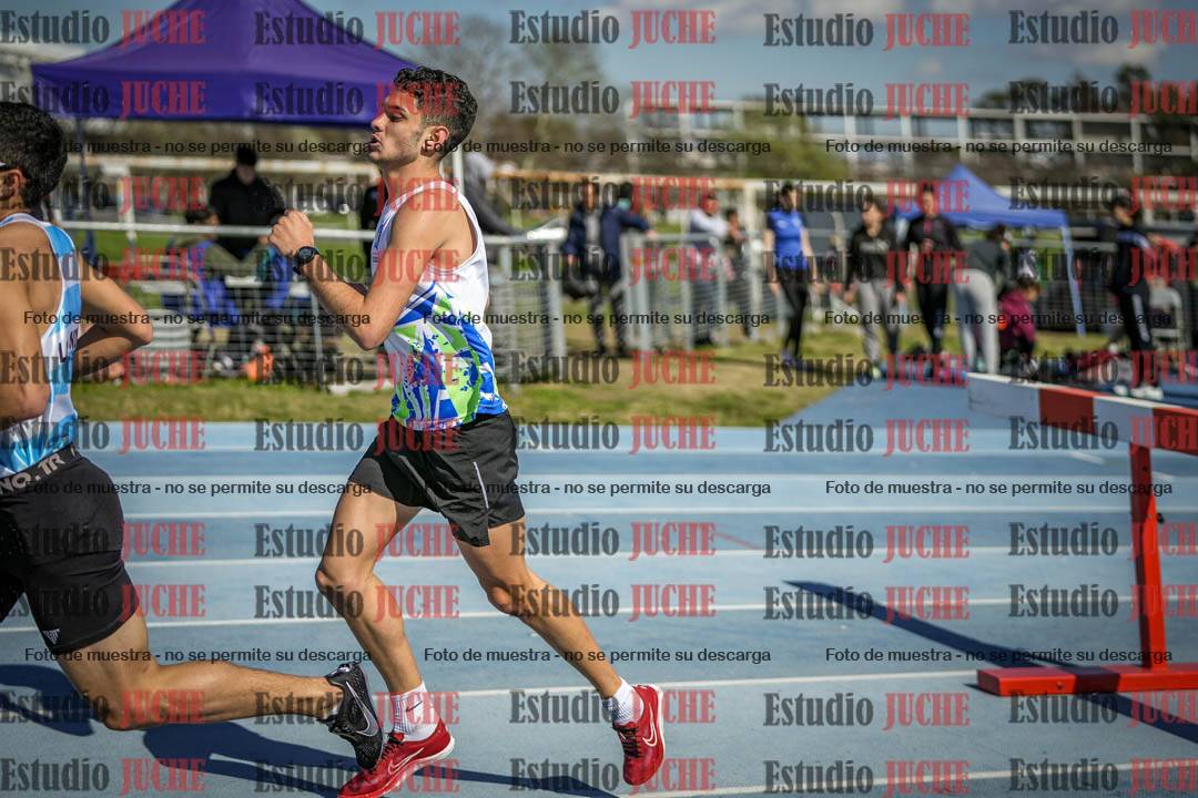 Fotos de los 3000 m con obstáculos de varones