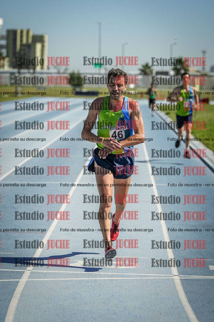 Fotos de los 5000 m de mujeres y varones - serie 1
