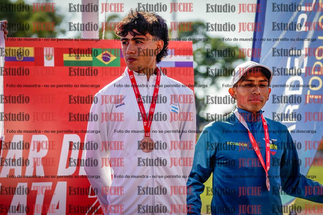 Fotos de algunos extras y podios del día 2