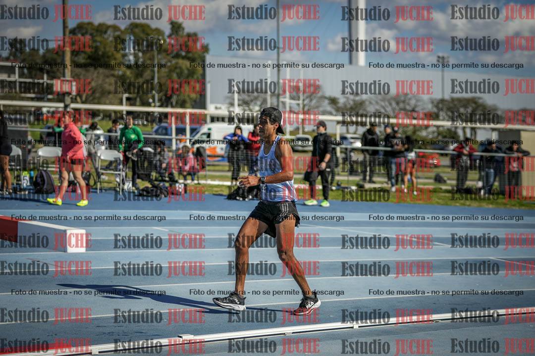 Fotos de los 3000 m con obstáculos de varones