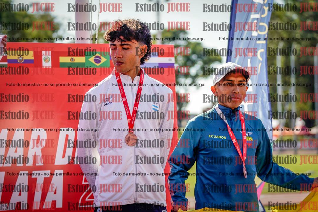 Fotos de algunos extras y podios del día 2
