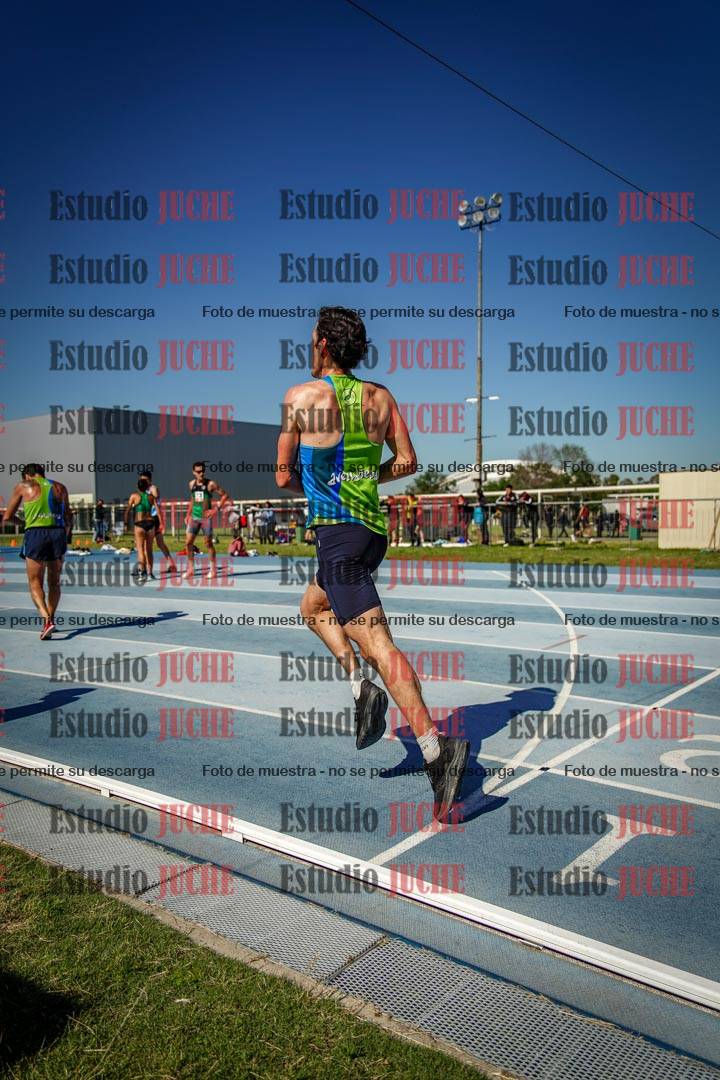 Fotos de los 5000 m de mujeres y varones - serie 1