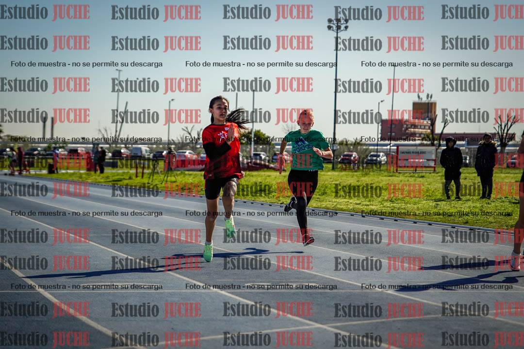 Fotos de los 80 m llanos de mujeres - U14
