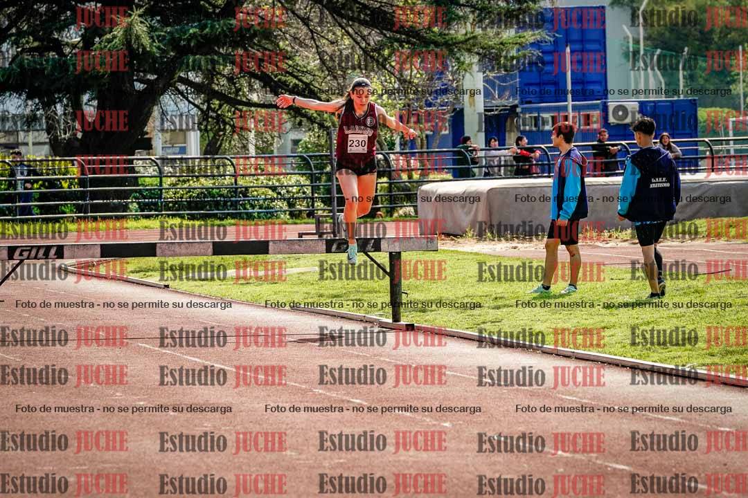 Fotos de los 1500 m con obstáculos de mujeres