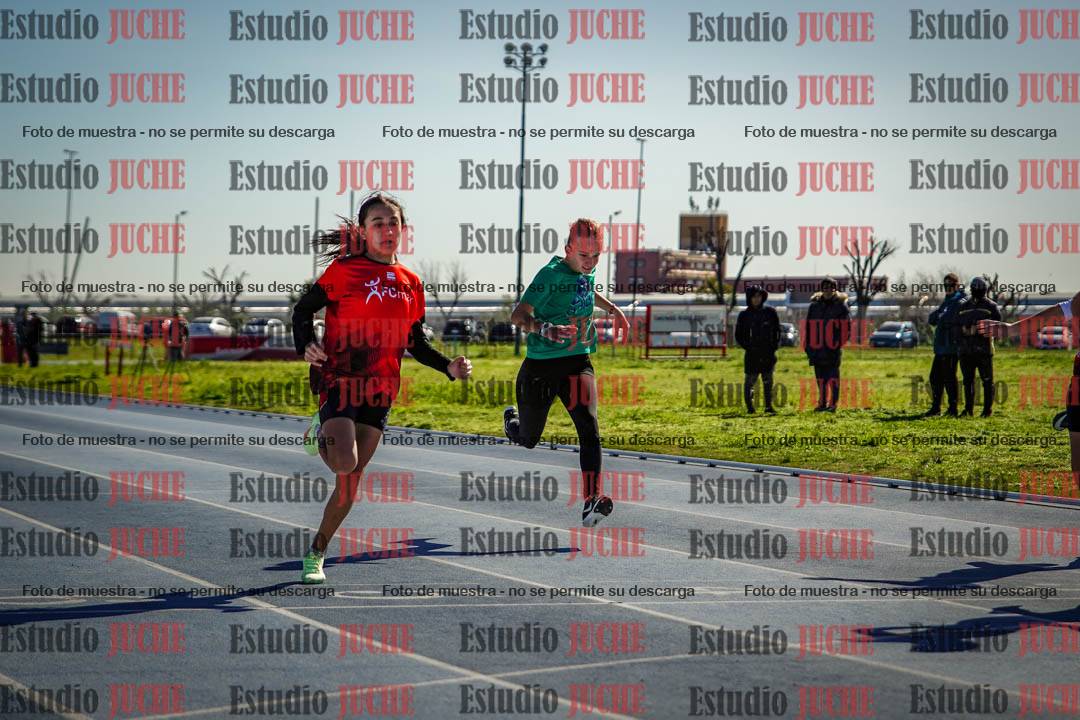 Fotos de los 80 m llanos de mujeres - U14