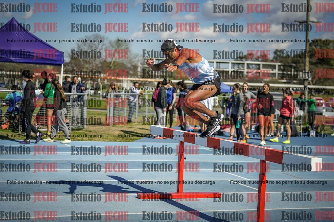Fotos de los 3000 m con obstáculos de varones