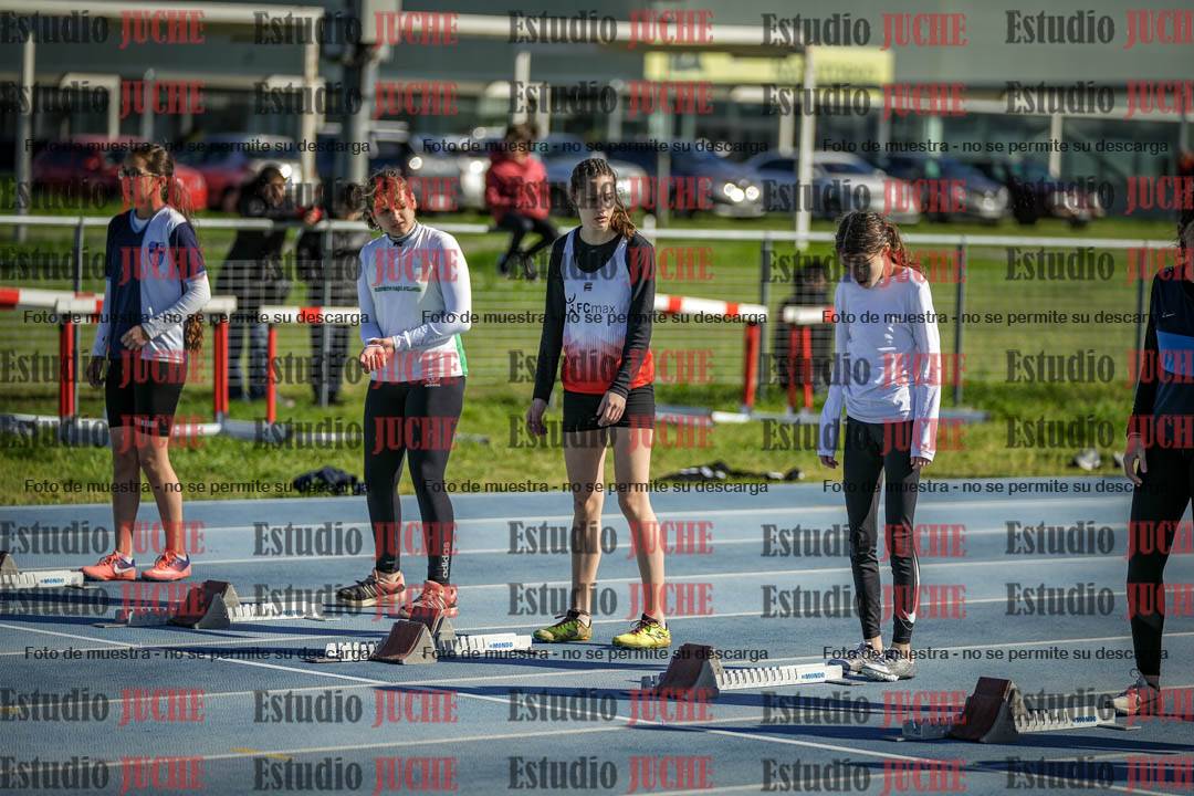 Fotos de los 80 m llanos de mujeres - U14