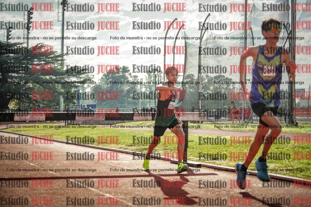 Fotos de los 2000 m con obstáculos de varones