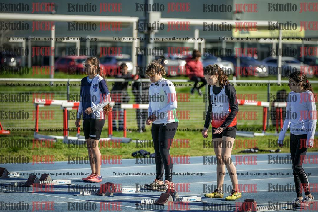 Fotos de los 80 m llanos de mujeres - U14