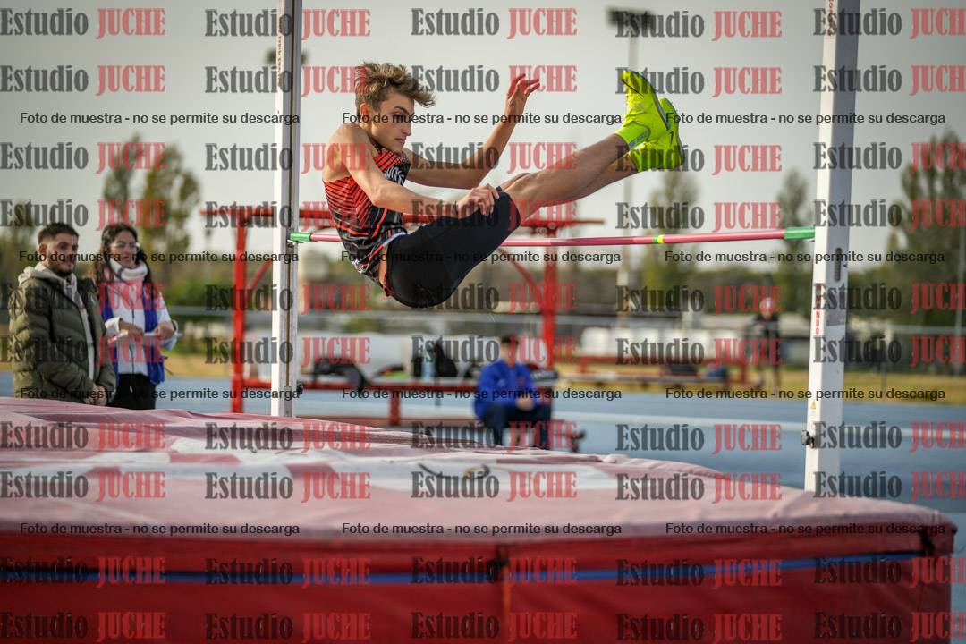 Fotos del salto en alto de varones