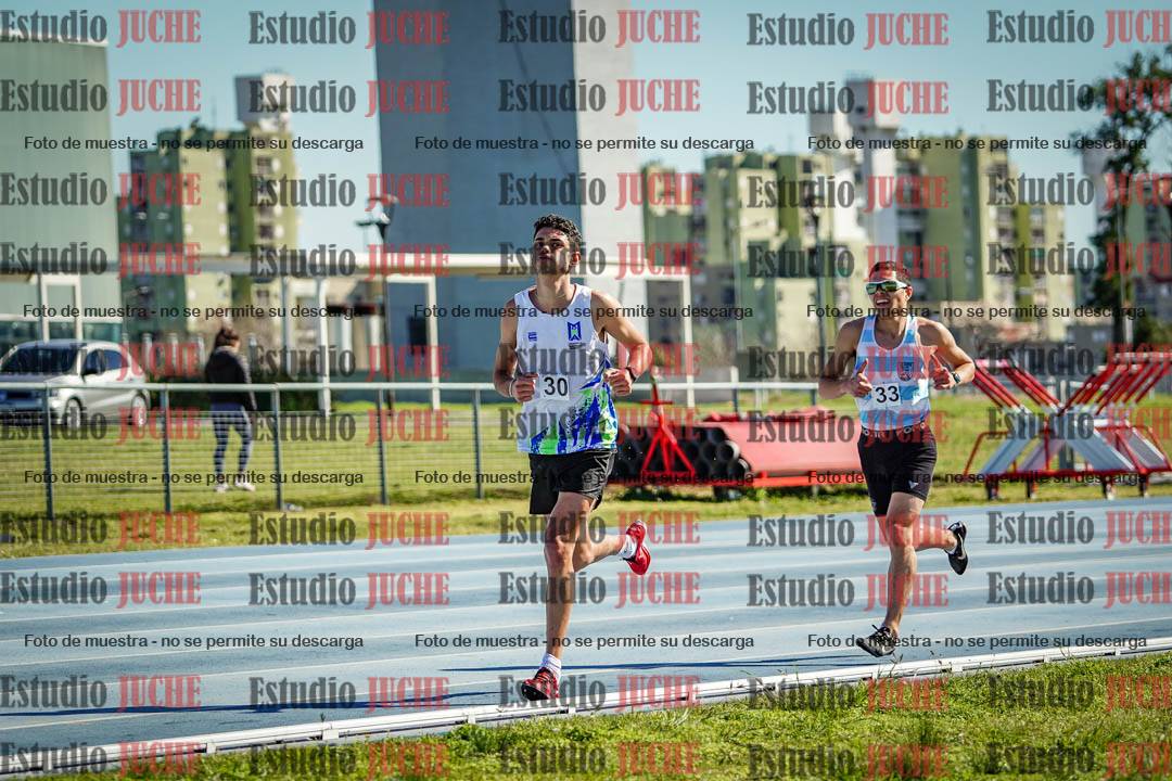 Fotos de los 3000 m con obstáculos de varones