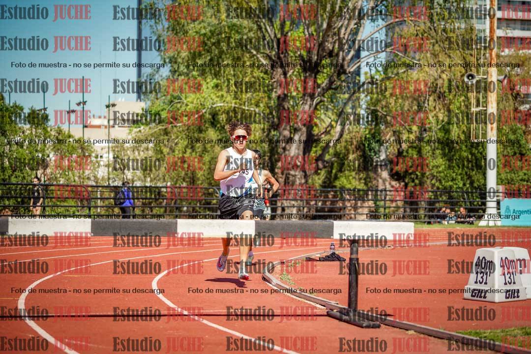 Fotos de los 1500 m con obstáculos de varones