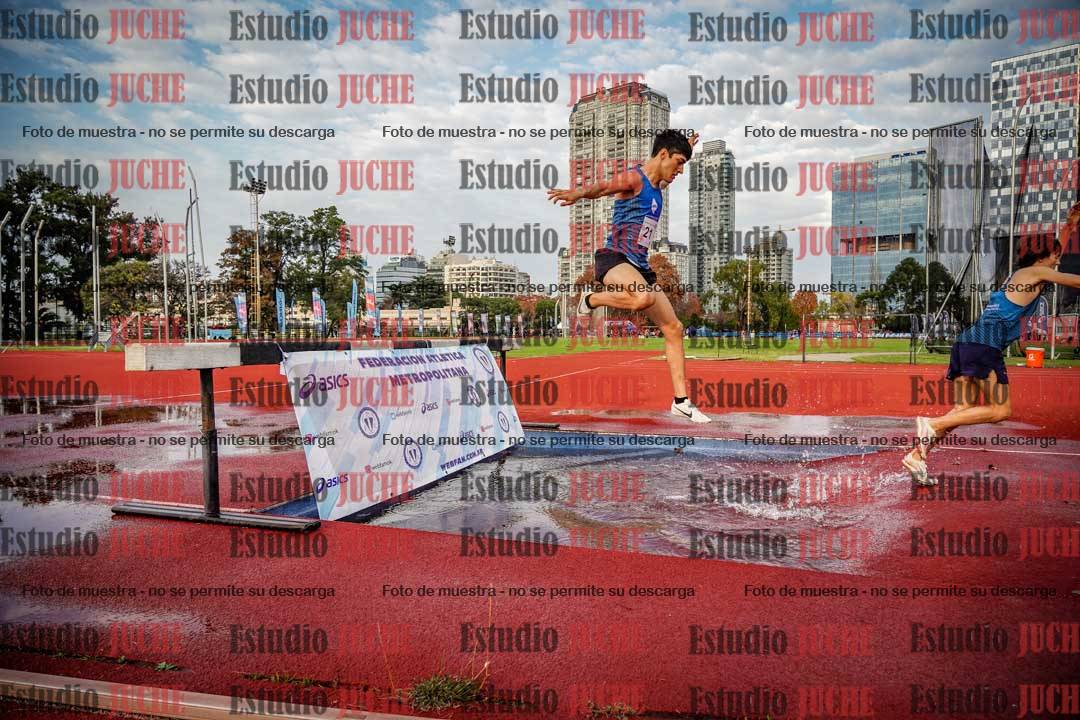Fotos de los 3000 m con obstáculos de varones