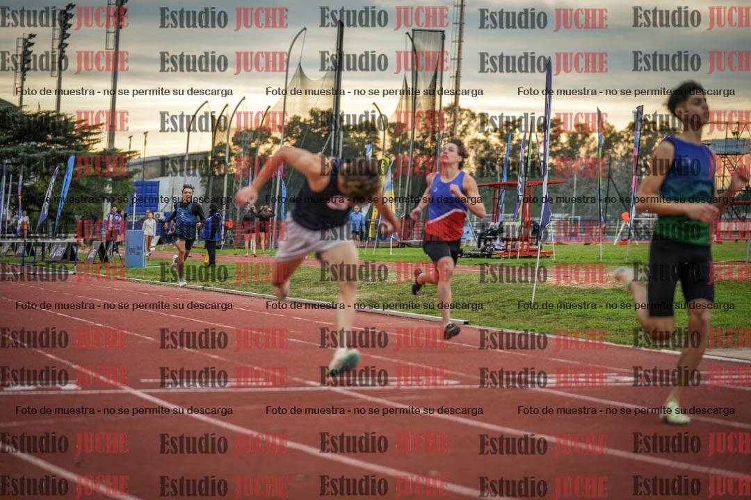 Fotos de los 400 m con vallas de varones