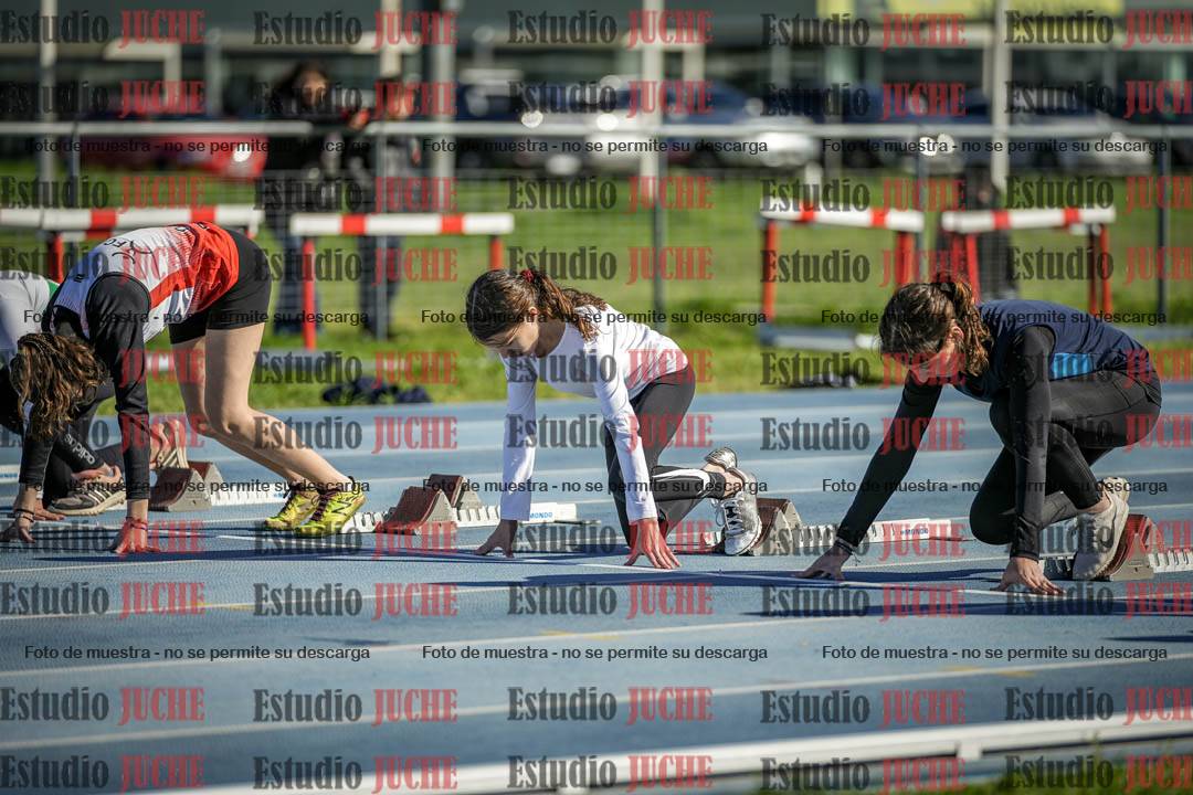 Fotos de los 80 m llanos de mujeres - U14