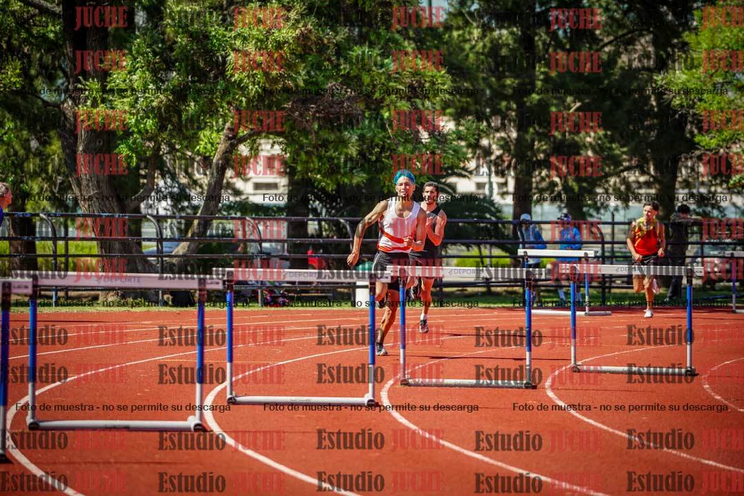 Fotos de los 400 m con vallas de varones