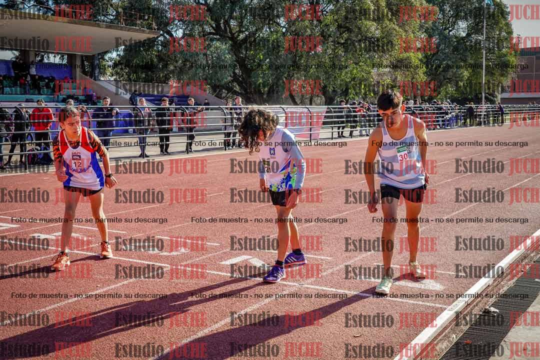 Fotos de los 2400 m llanos de varones