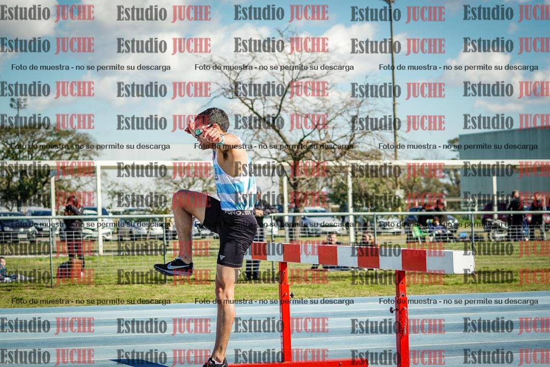 Fotos de los 3000 m con obstáculos de varones