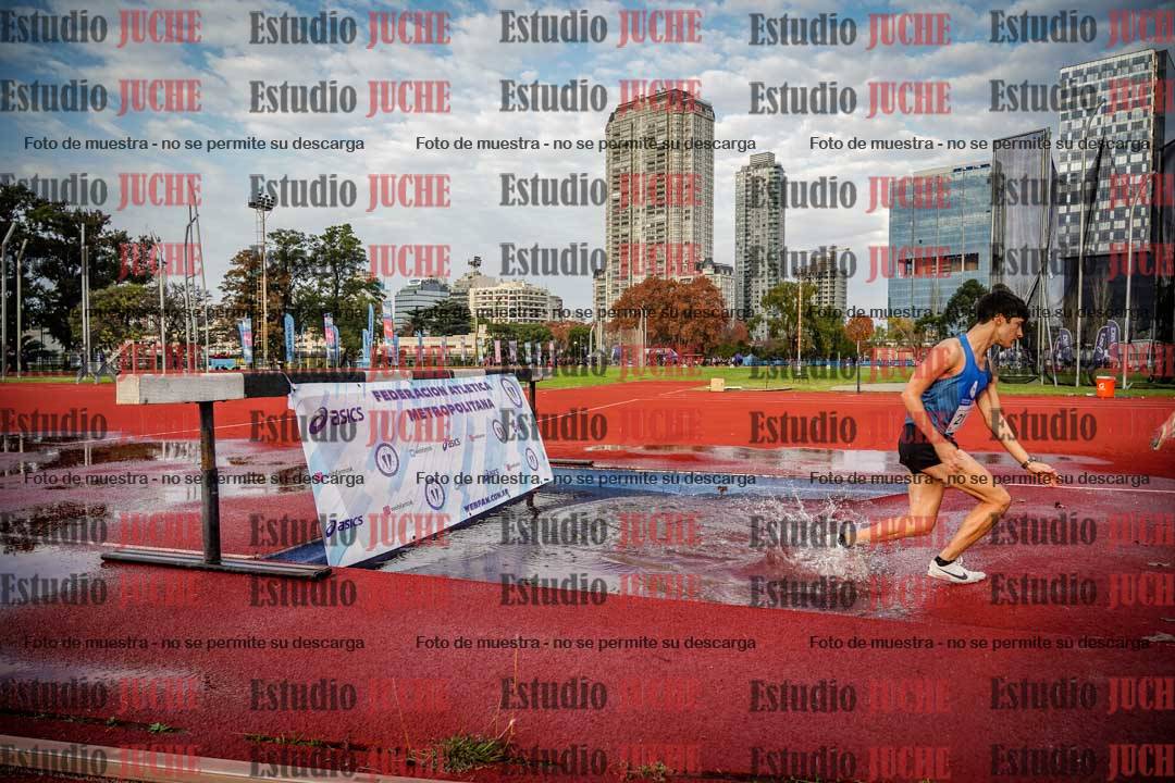 Fotos de los 3000 m con obstáculos de varones