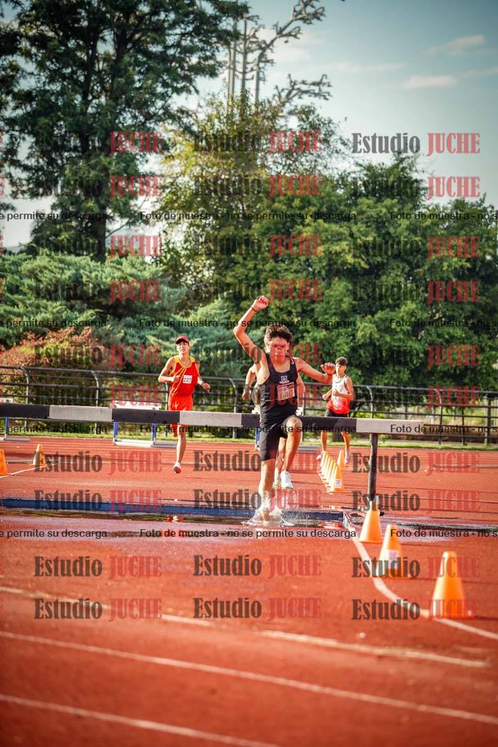 Fotos de los 2000 m con obstáculos de varones