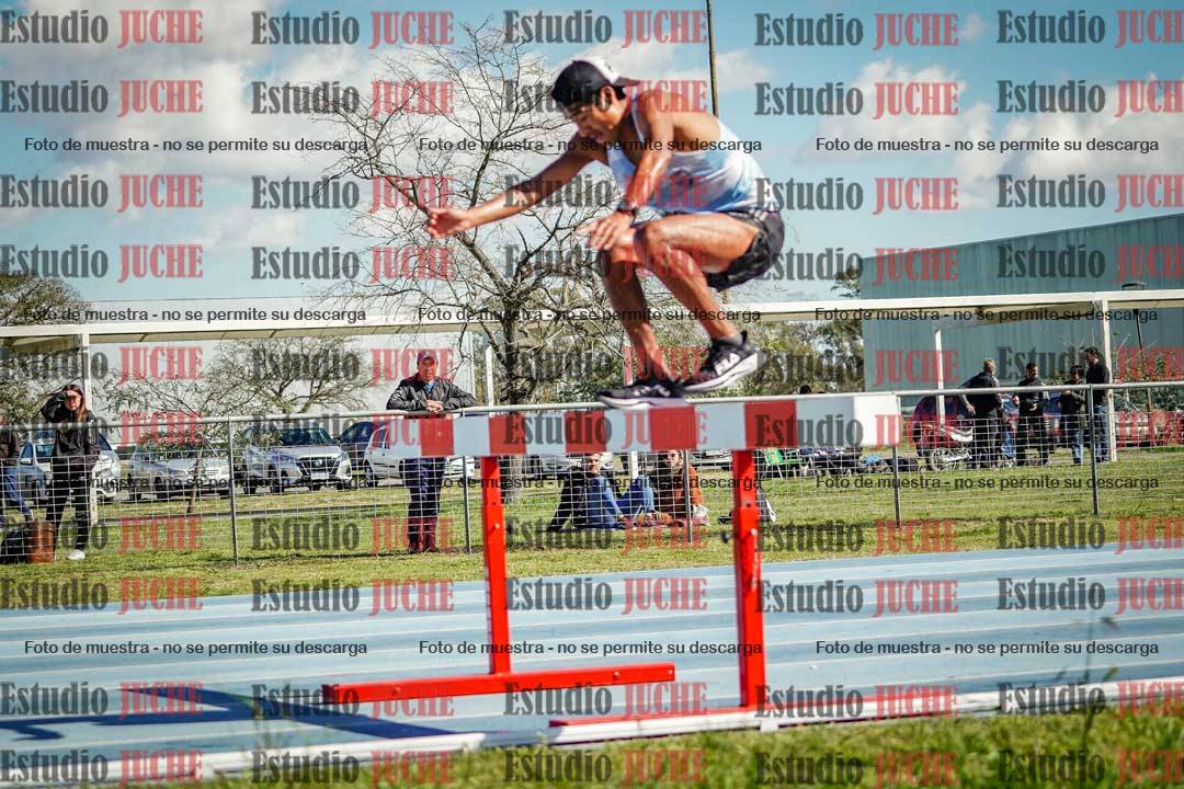 Fotos de los 3000 m con obstáculos de varones