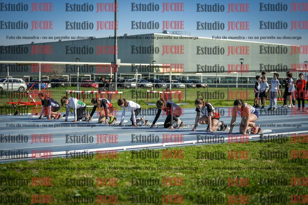 Fotos de los 80 m llanos de mujeres - U14