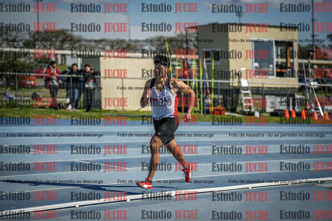 Fotos de los 3000 m con obstáculos de varones