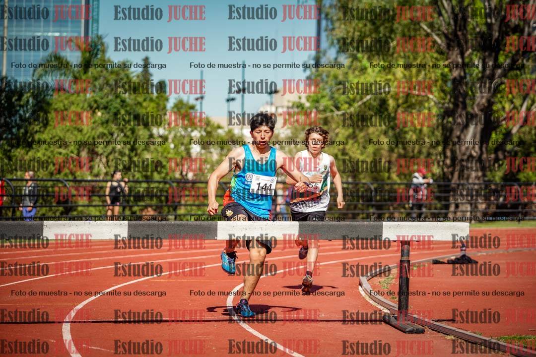 Fotos de los 1500 m con obstáculos de varones