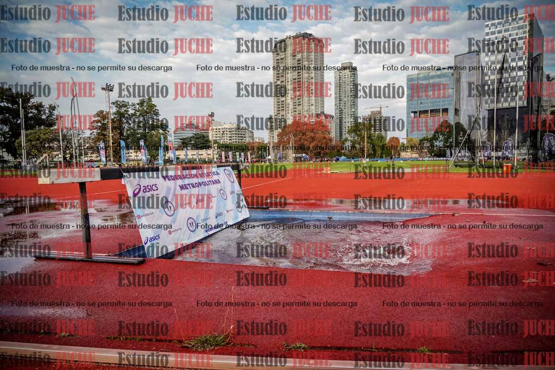 Fotos de los 3000 m con obstáculos de varones
