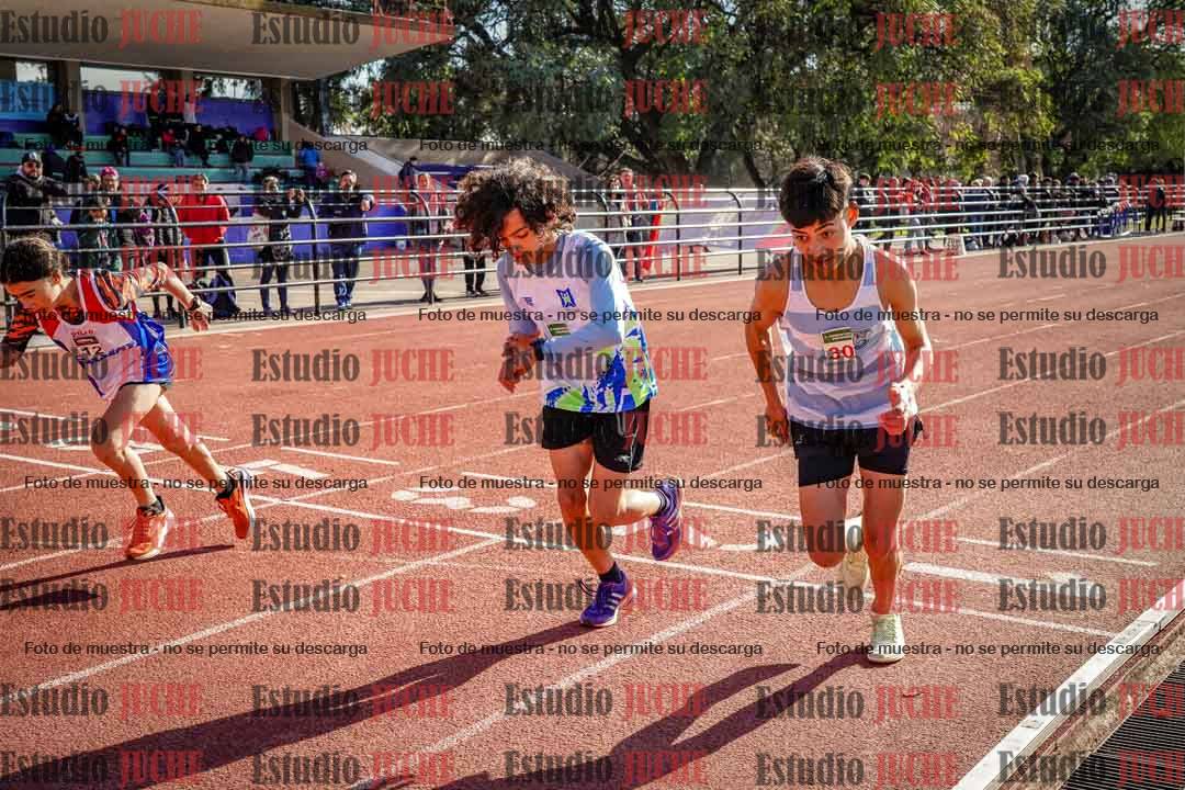 Fotos de los 2400 m llanos de varones