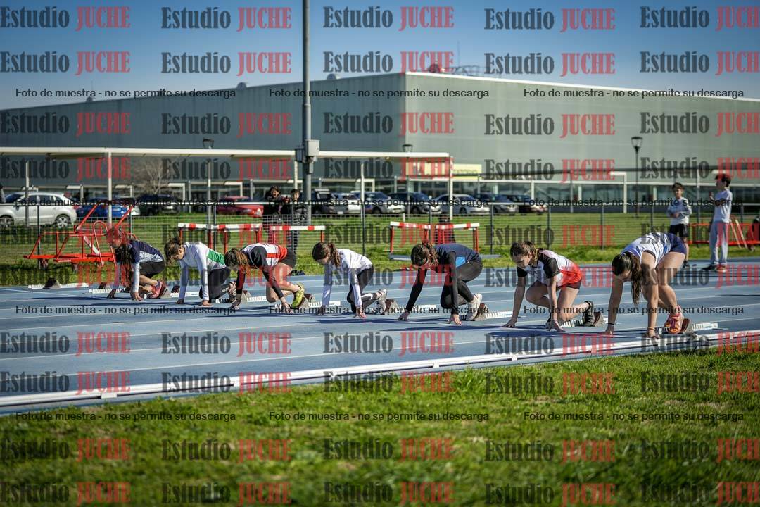 Fotos de los 80 m llanos de mujeres - U14