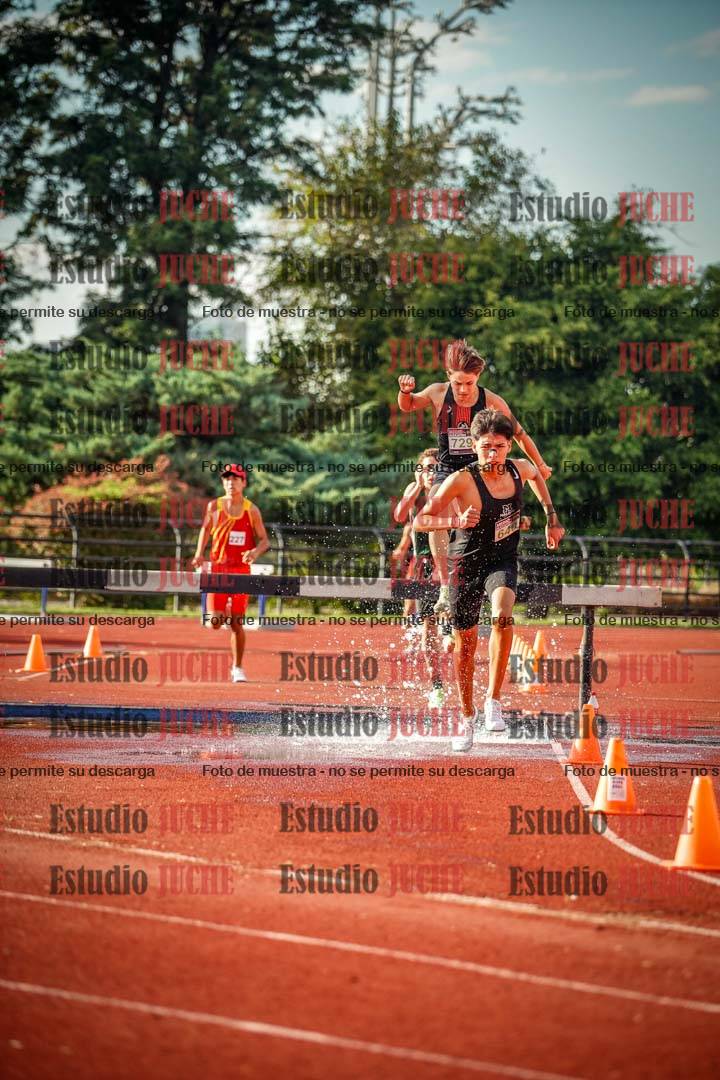 Fotos de los 2000 m con obstáculos de varones