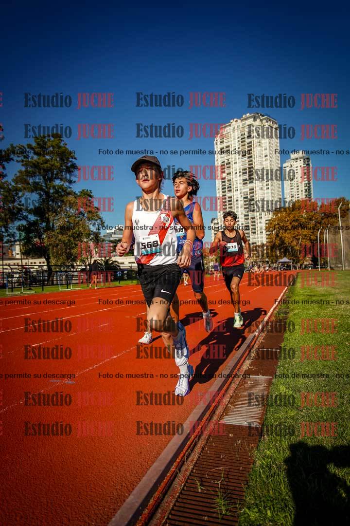 Fotos de los 2400 m de varones