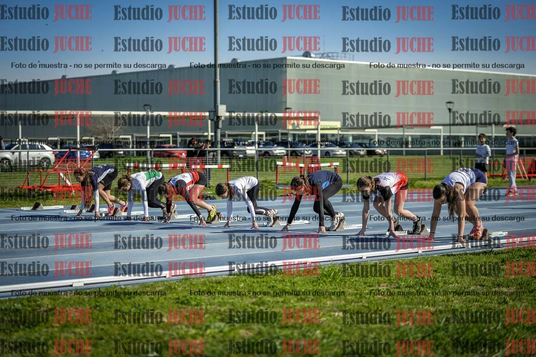 Fotos de los 80 m llanos de mujeres - U14