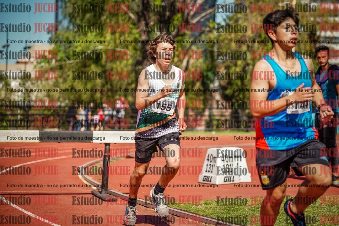Fotos de los 1500 m con obstáculos de varones