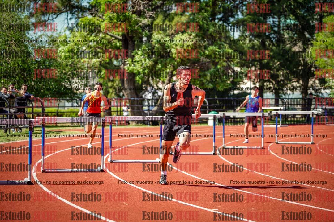 Fotos de los 400 m con vallas de varones