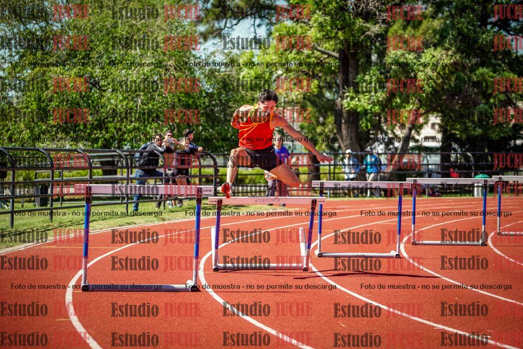 Fotos de los 400 m con vallas de varones