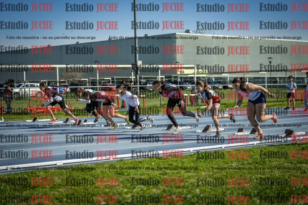 Fotos de los 80 m llanos de mujeres - U14