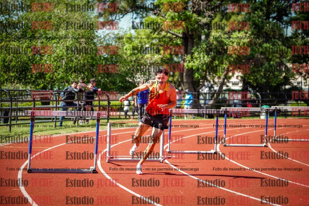 Fotos de los 400 m con vallas de varones