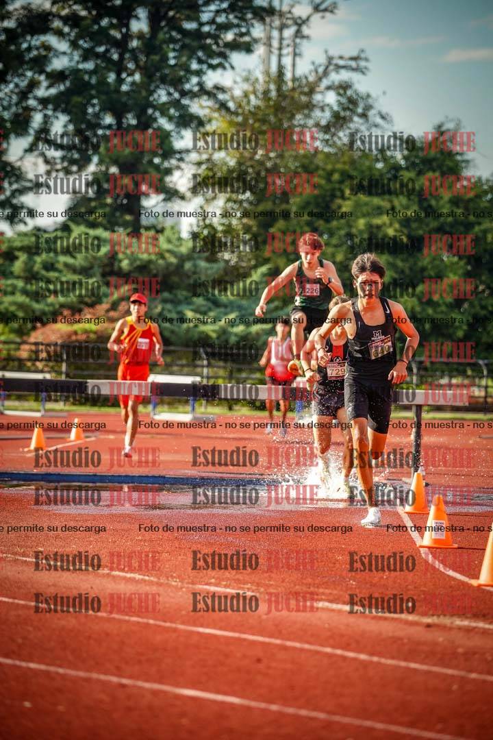 Fotos de los 2000 m con obstáculos de varones