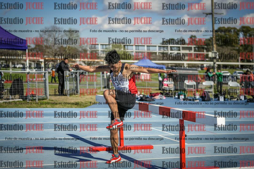 Fotos de los 3000 m con obstáculos de varones