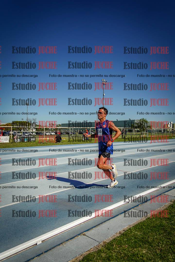 Fotos de los 5000 m de mujeres y varones - serie 1