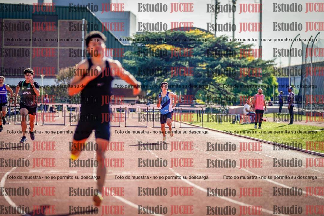 Fotos de los 400 m con vallas de varones