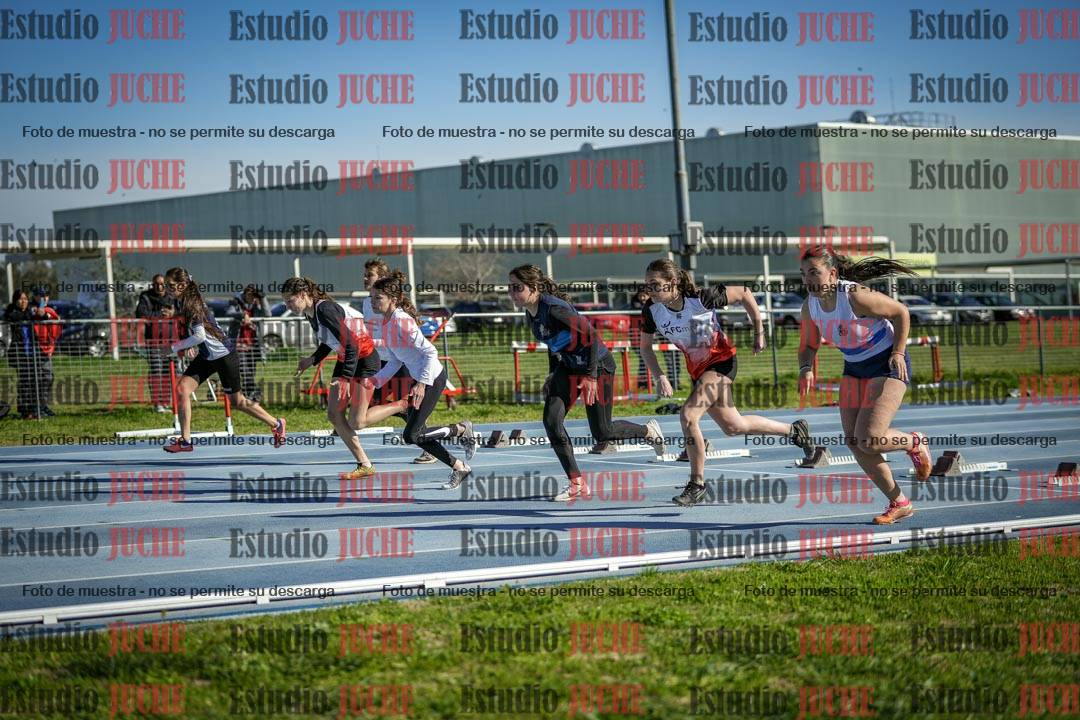 Fotos de los 80 m llanos de mujeres - U14