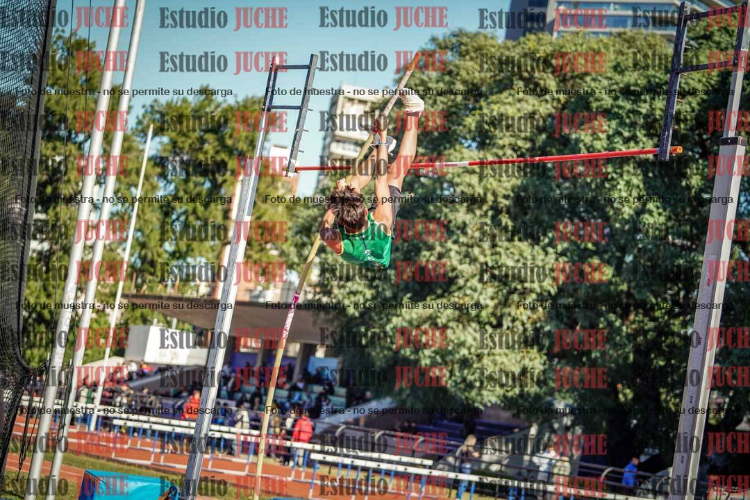 Fotos del salto con garrocha de mujeres y varones