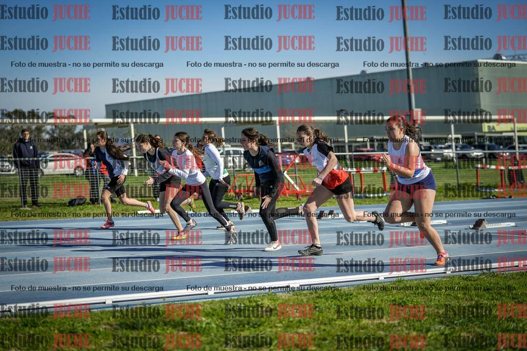 Fotos de los 80 m llanos de mujeres - U14